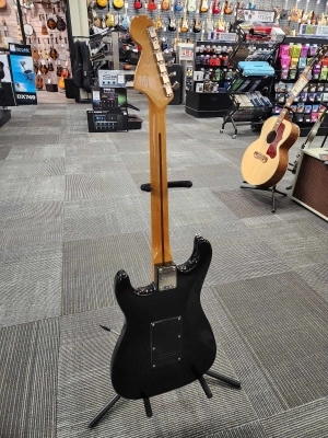 Squier - CV 70S STRAT HSS MN BLK 3