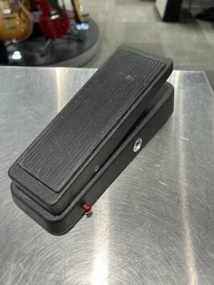 Dunlop Cry Baby With Q Control Wah | Long & McQuade