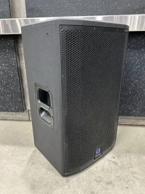 TURBOSOUND SIENNA SERIES 15 inch SPEAKER 2