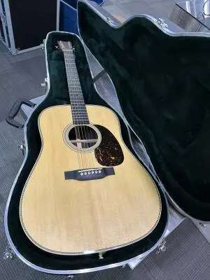 Martin Guitars - HD-28 2