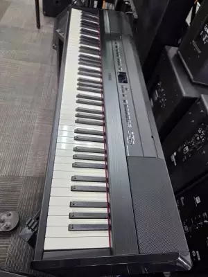 Yamaha - P515 B