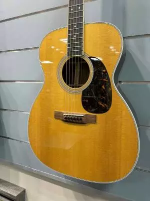 Martin Guitars - M-36 V18 2