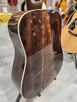 Martin Guitars - D-35 V18 4