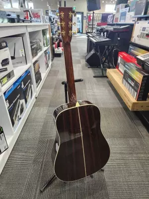 Martin Guitars - D-41 V18 8