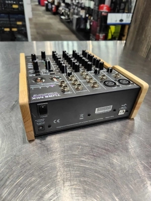 ART Pro Audio - T4 ART 2