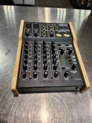 ART Pro Audio - T4 ART