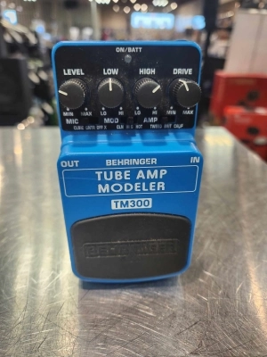 BEHRINGER TM300 TUBE AMP MODEL