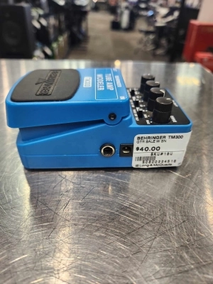 BEHRINGER TM300 TUBE AMP MODEL 3
