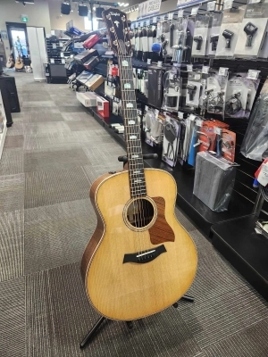 Taylor Guitars - 818E V-CLASS 4