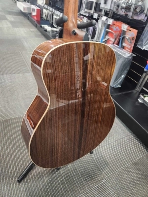 Taylor Guitars - 818E V-CLASS 5