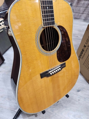 Store Special Product - Martin Guitars - D-35 V18