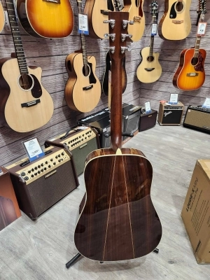 Martin Guitars - D-35 V18 4