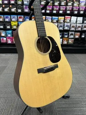 Martin Guitars - D-18 SATIN V1 2