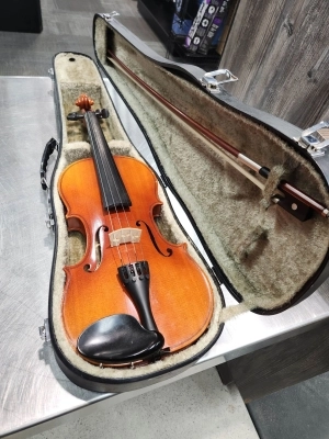 Suzuki 220 4/4 Violin