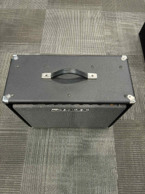 Store Special Product - Traynor - YGL2