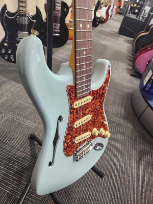 Store Special Product - Fender - AM PRO II STRAT TL RW