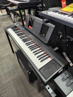 Yamaha - NP12 B