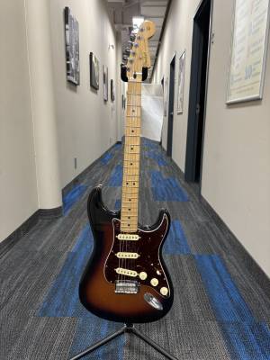 Fender Player Stratocaster Maple - 3 Tone Sunburst | Long & McQuade