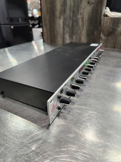 dbx - 166XS 2