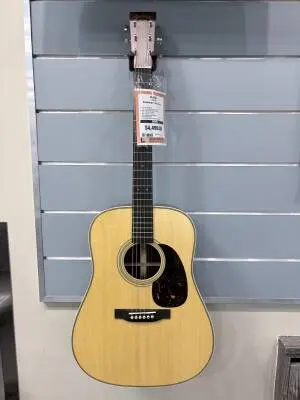 Martin Guitars - HD-28