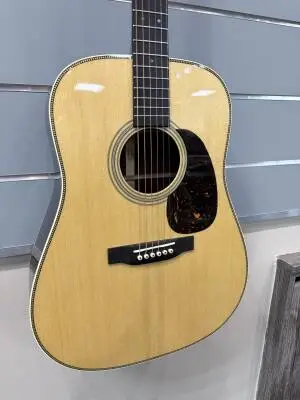 Martin Guitars - HD-28 2