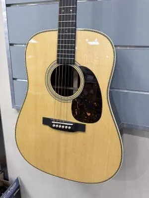 Martin Guitars - HD-28 2