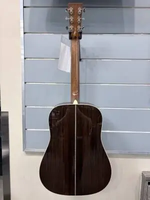 Martin Guitars - HD-28 2