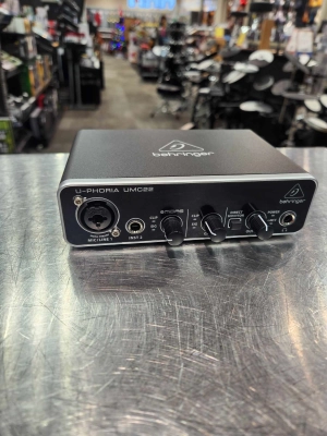 Behringer - UMC22