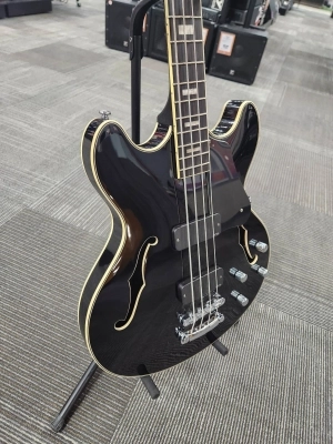 SCHECTER BLACK CORSAIR BASS 3