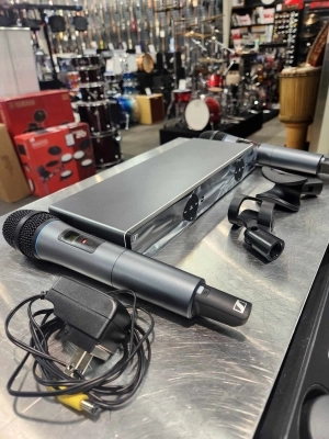Sennheiser - XSW 1-825 DUAL
