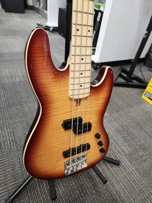 SIRE MARCUS MILLER U5 BASS 2
