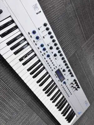 Novation KS5 2