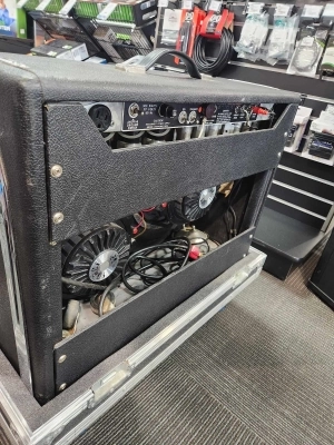 1977 Fender Twin with case 5