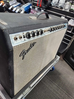 1977 Fender Twin with case 3