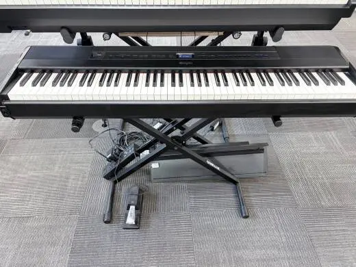 Yamaha - P515 B