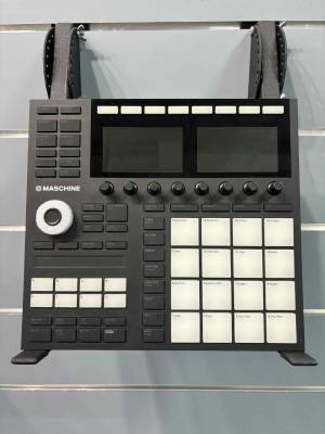 Native Instruments Maschine MK3 Music Production System