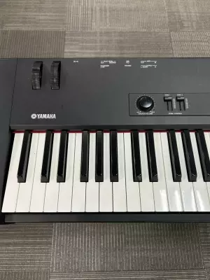 Yamaha CP33 4
