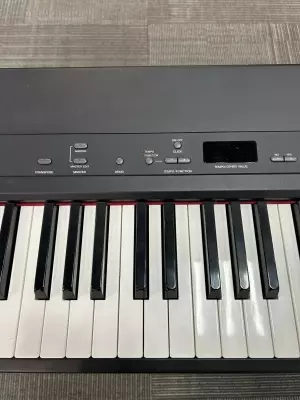 Yamaha CP33 5