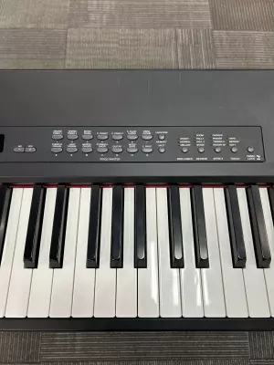 Yamaha CP33 6