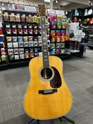 Martin Guitars - D-41 V18