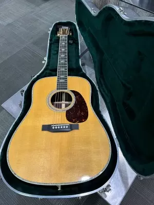 Martin Guitars - D-41 V18 6