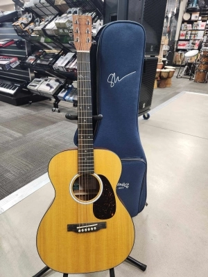 Martin Guitars - 000JR-10E SM