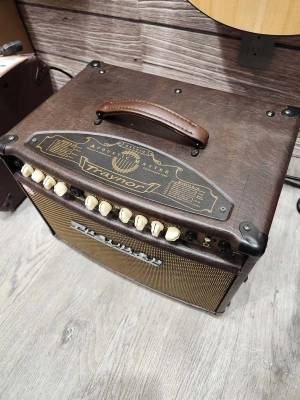 Traynor - TRAYNOR ACOUSTIC 150W 2X6.5 2