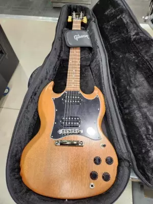 Gibson - SG TRIBUTE NATURAL WALNUT 3