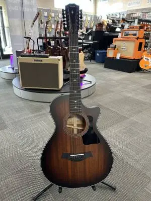 Taylor Guitars - 362CE