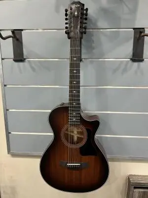 Taylor Guitars - 362CE 2