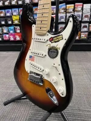 Fender AM Stratocaster 3TSB 2