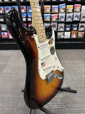 Fender AM Stratocaster 3TSB 2