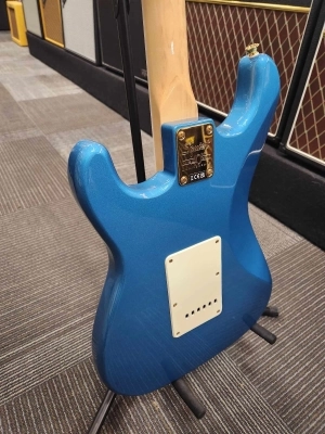Squier - SQ 40 STRAT LRL GHW GPG LPB 2