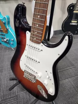 Squier - CV 60S STRAT 2